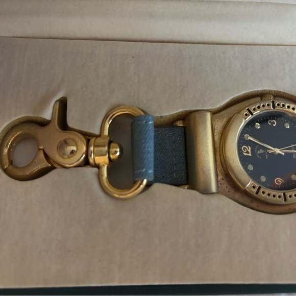 HOLLYWOOD RIDING CLUB Watch (untested) - Picture 3 of 5
